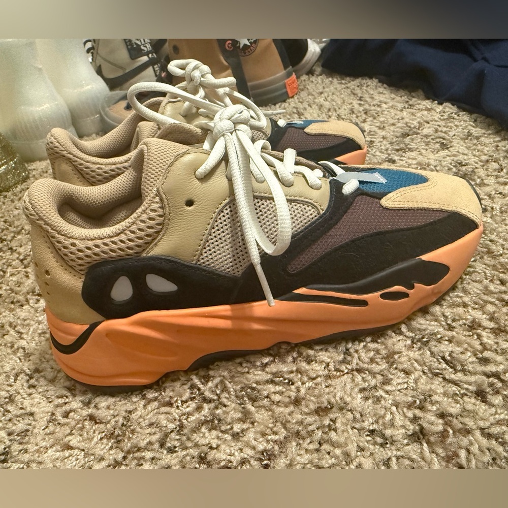 Yeezy boost 700